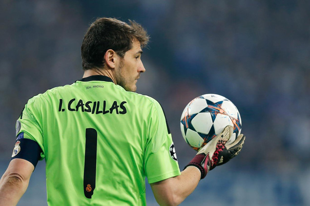 Real Madrid: Iker Casillas y su pelotazo a Arbeloa por la espalda: Lo ha  hecho aposta