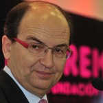 José Castro, presidente del Sevilla, confía en la renovación de Rakitic