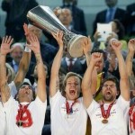 La lotería de los penaltis y el héroe, Beto, coronan al Sevilla en Turín como campeón de su tercera Europa League