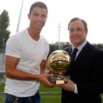 Cristiano Ronaldo entregó una réplica del Balón de Oro a Florentino Pérez