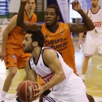 Un Madrid combativo pero poco rodado se ve superado en la segunda mitad por el Valencia Basket (58-80)