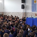 El ex jugador del Real Madrid, Santamaría visitó la Escuela Sociodeportiva en Uruguay