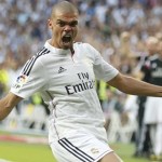 Pepe celebra su victoria 200 con el Real Madrid