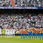 El Bernabeu guardó un minuto de silencio por las víctimas del accidente de avión de Sevilla