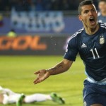 El Kun logró un valioso triunfo para Argentina ante le vigente campeona, Uruguay