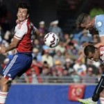 Otro gol de Lucas Barrios da el billete a octavos de Paraguay. Uruguay pasará como tercera y se medirá a Chile