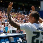 Danilo pisó por primera vez el césped del Bernabéu