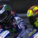 Lorenzo se lo pone difícil a Rossi
