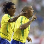 Ronaldinho alaba a Ronaldo Nazario