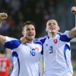 Los dos centrales titulares de Eslovaquia, no jugarán ante España