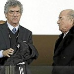 Blatter apunta y dispara a Villar