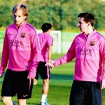 Messi y Rakitic entrenaron con el gupo y jugarán el clásico