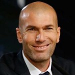 Zidane, aplaudido y coreado en el Bernabeu