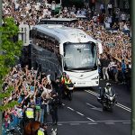 40000 madridistas arroparon al Real Madrid a su llegada al Bernabéu