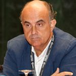Antonio Zapatero, director del hospital de campaña de Ifema, ve imposible que el fútbol se reanude en verano