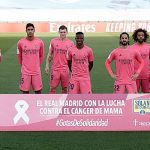 El Real Madrid solidario con el cáncer de mama viste camiseta rosa ante el Cádiz