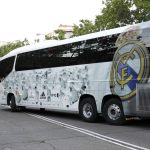 El autobús del Real Madrid apedreado a su llegada a Anfield
