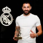 Benzema recibe el Premio Onze de Oro al mejor jugador de la temporada