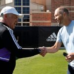 El entrenador de la selección de fútbol de EEUU visita al Real Madrid en UCLA