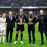 Modric y Zidane, también Balones de Oro, homenajearon al nuevo número 1, Benzema.  Casillas homenajeó al mejor portero del mundo, Courtois.