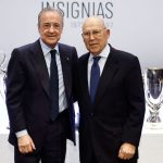 Florentino Pérez recibe la insignia de oro y brillantes del Real Madrid