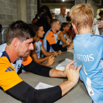 La plantilla firmó autógrafos a los aficionados en Chicago